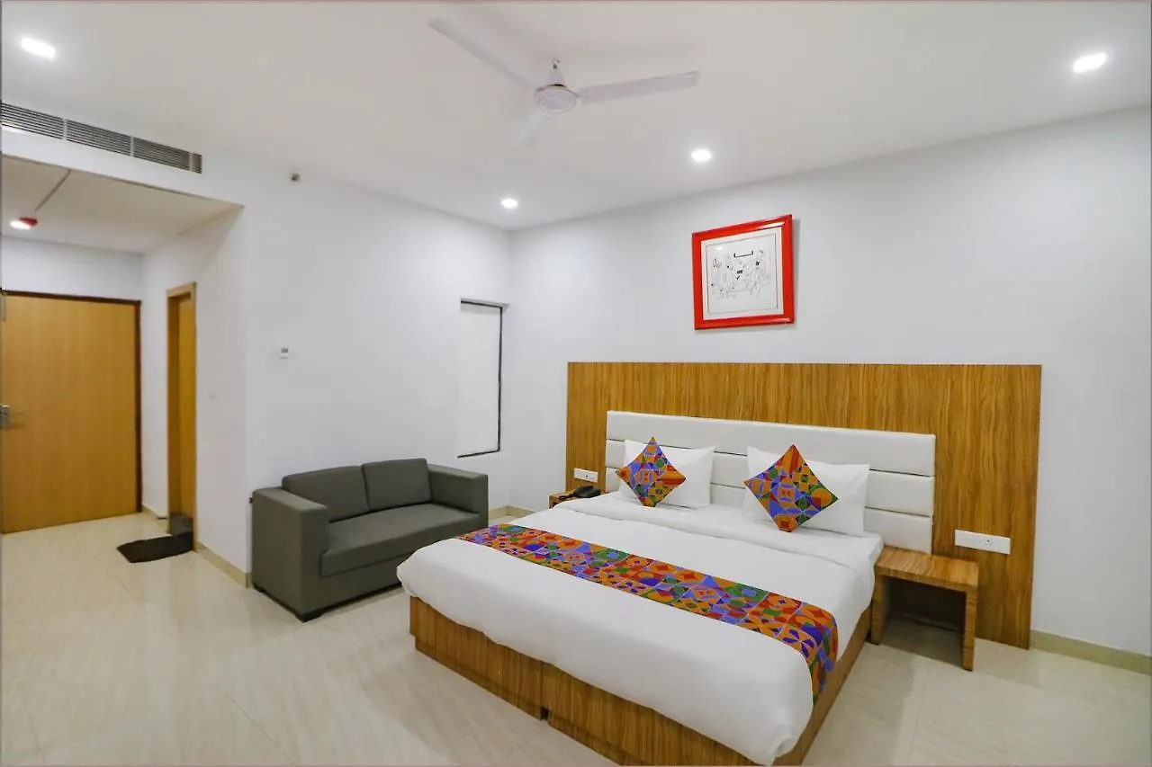 فاراناسي Fabhotel Premium Kashi