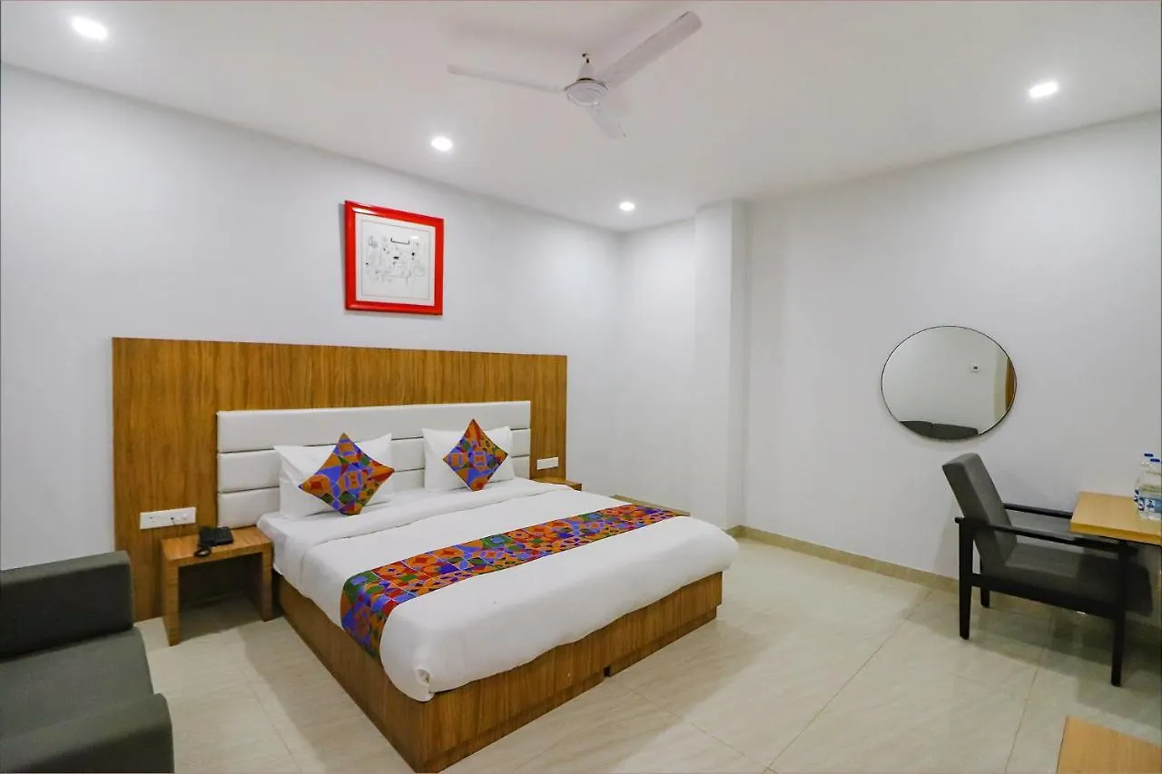 فاراناسي Fabhotel Premium Kashi فندق
