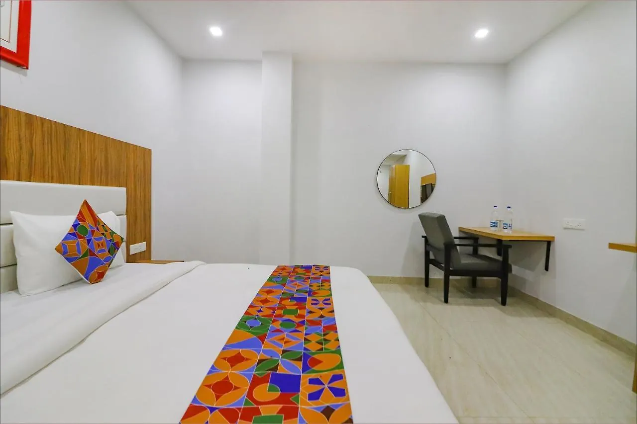 فاراناسي Fabhotel Premium Kashi فندق