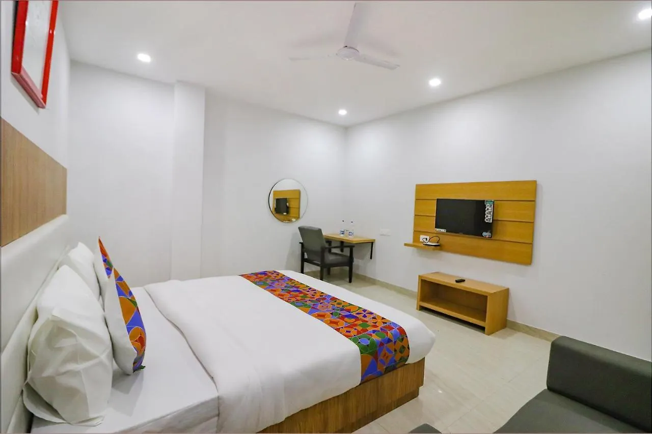 فاراناسي Fabhotel Premium Kashi فندق
