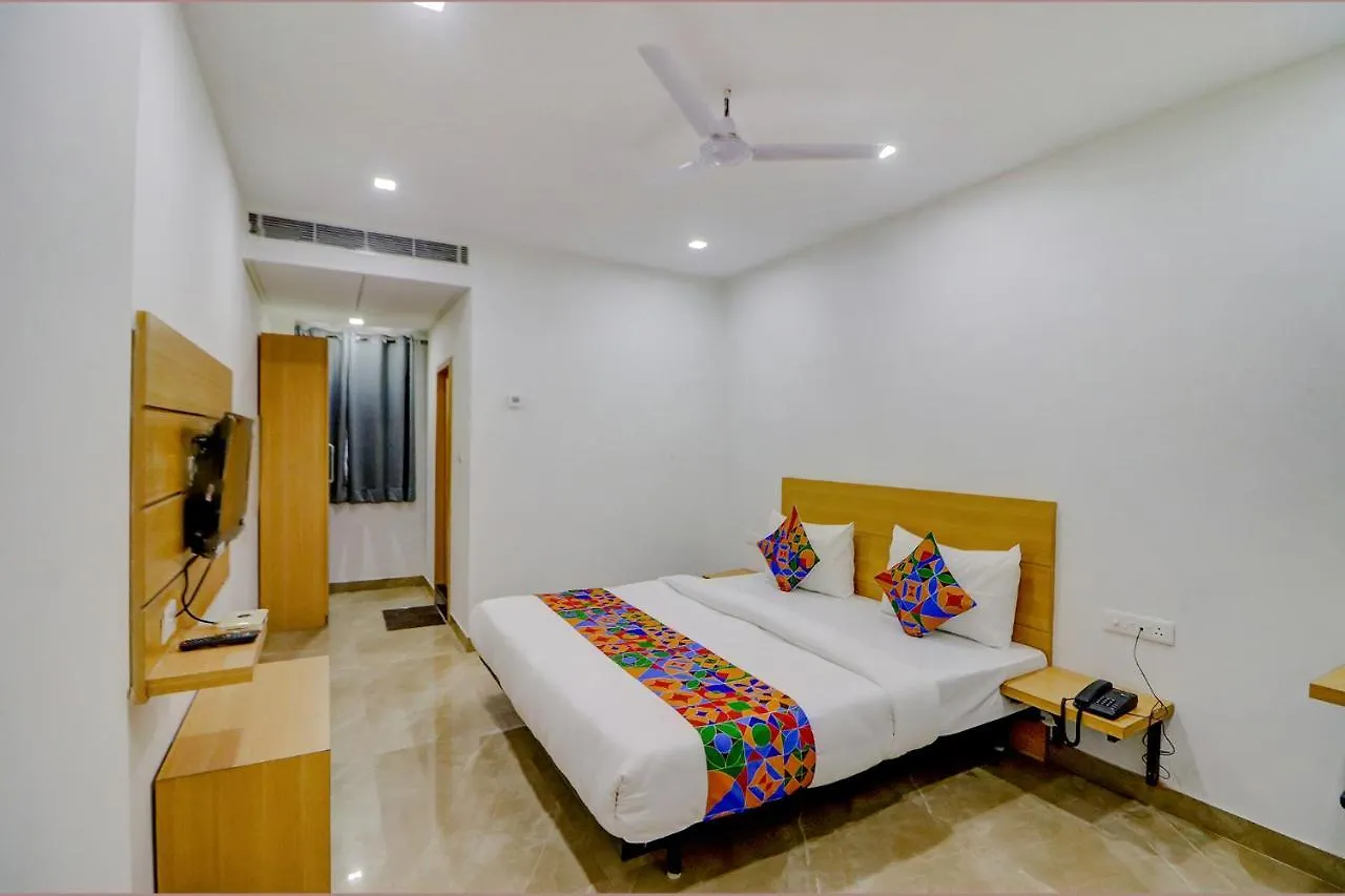 فاراناسي Fabhotel Premium Kashi