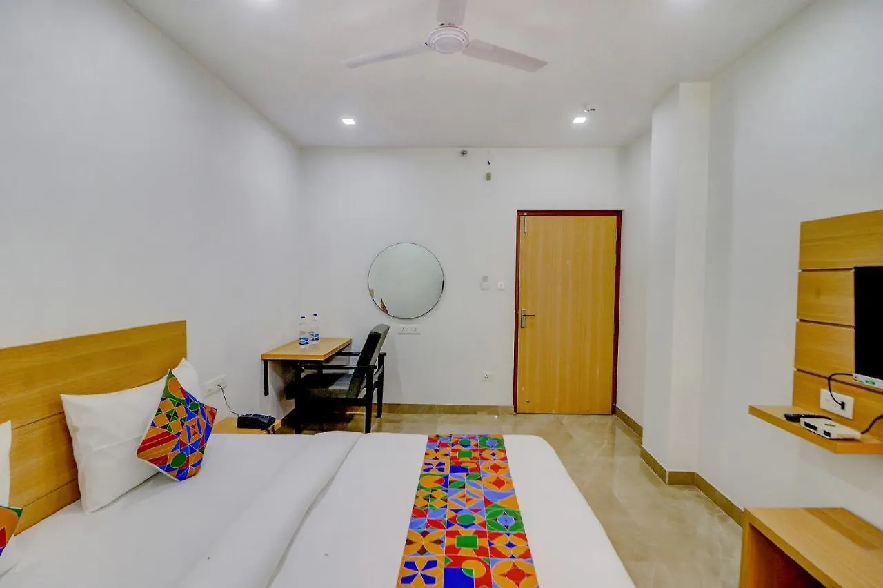 *** فندق فاراناسي Fabhotel Premium Kashi الهند
